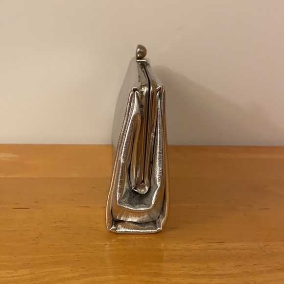 Shiny Silver Clutch Purse Vintage - Picture 3 of 9